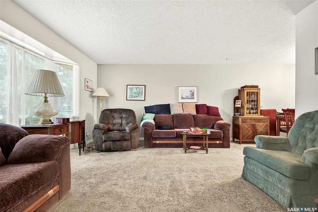 Property Photo: 1636 Dunn Street SK S6H 7B1