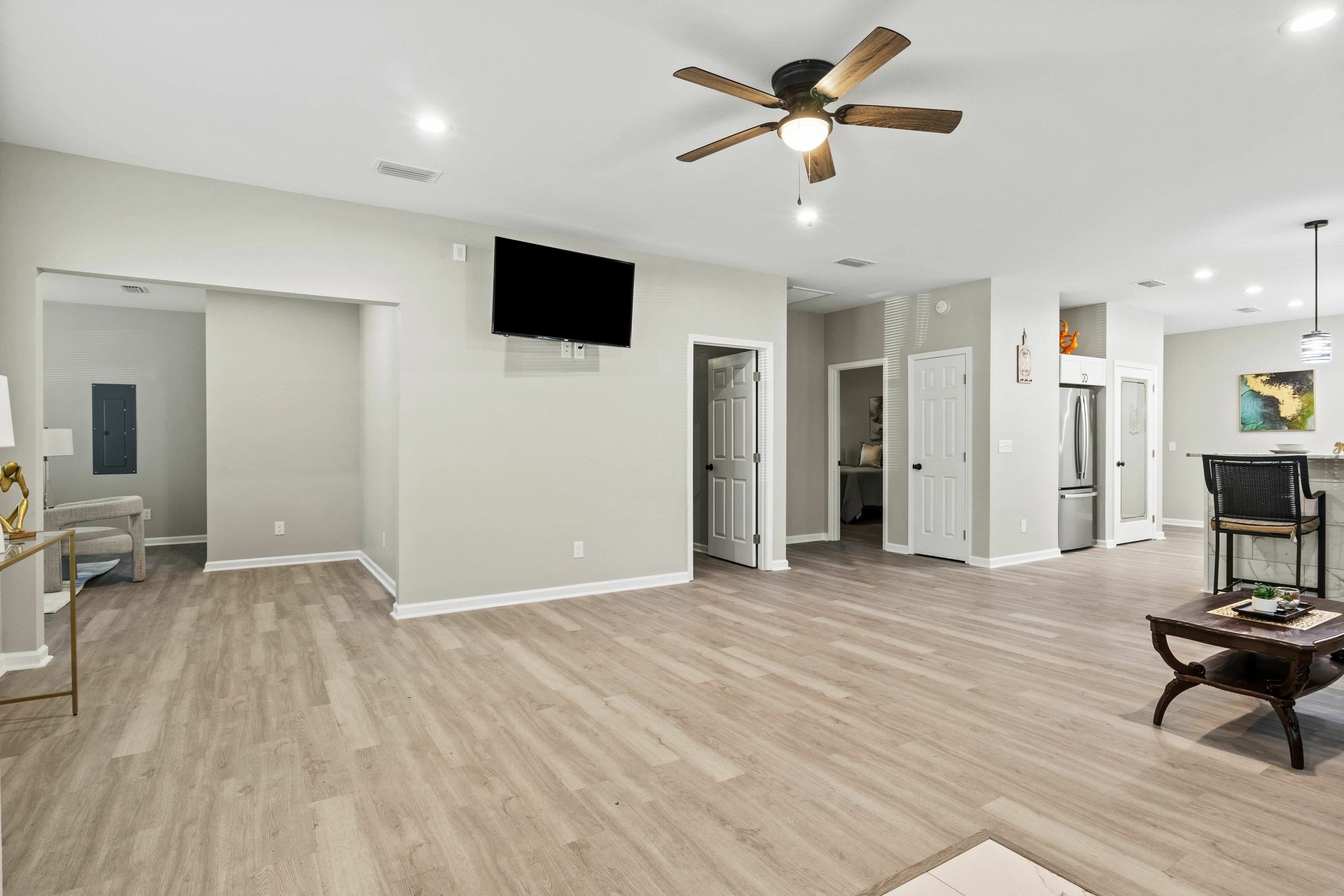Property Photo:  208 N Lowe Street  FL 32351 