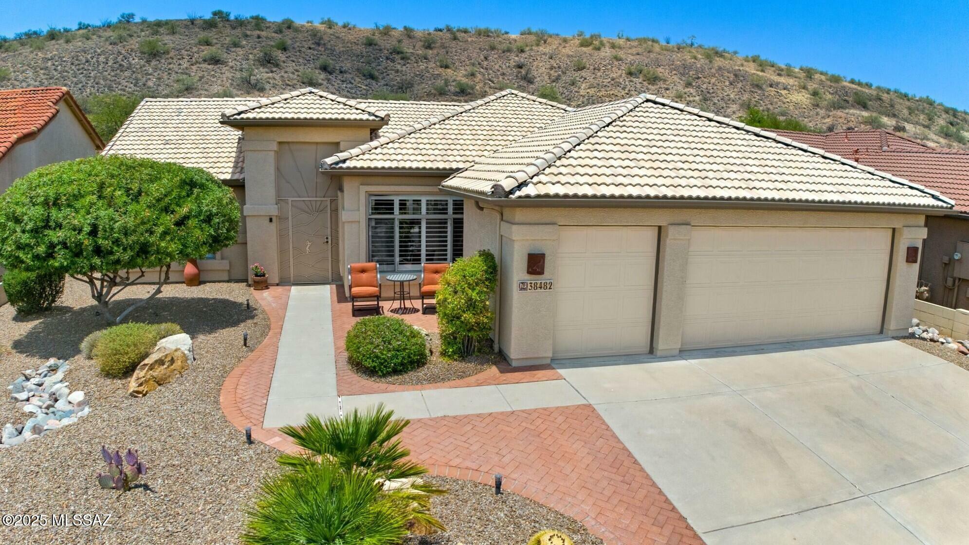 Property Photo: 38482 S Sand Crest Drive AZ 85739