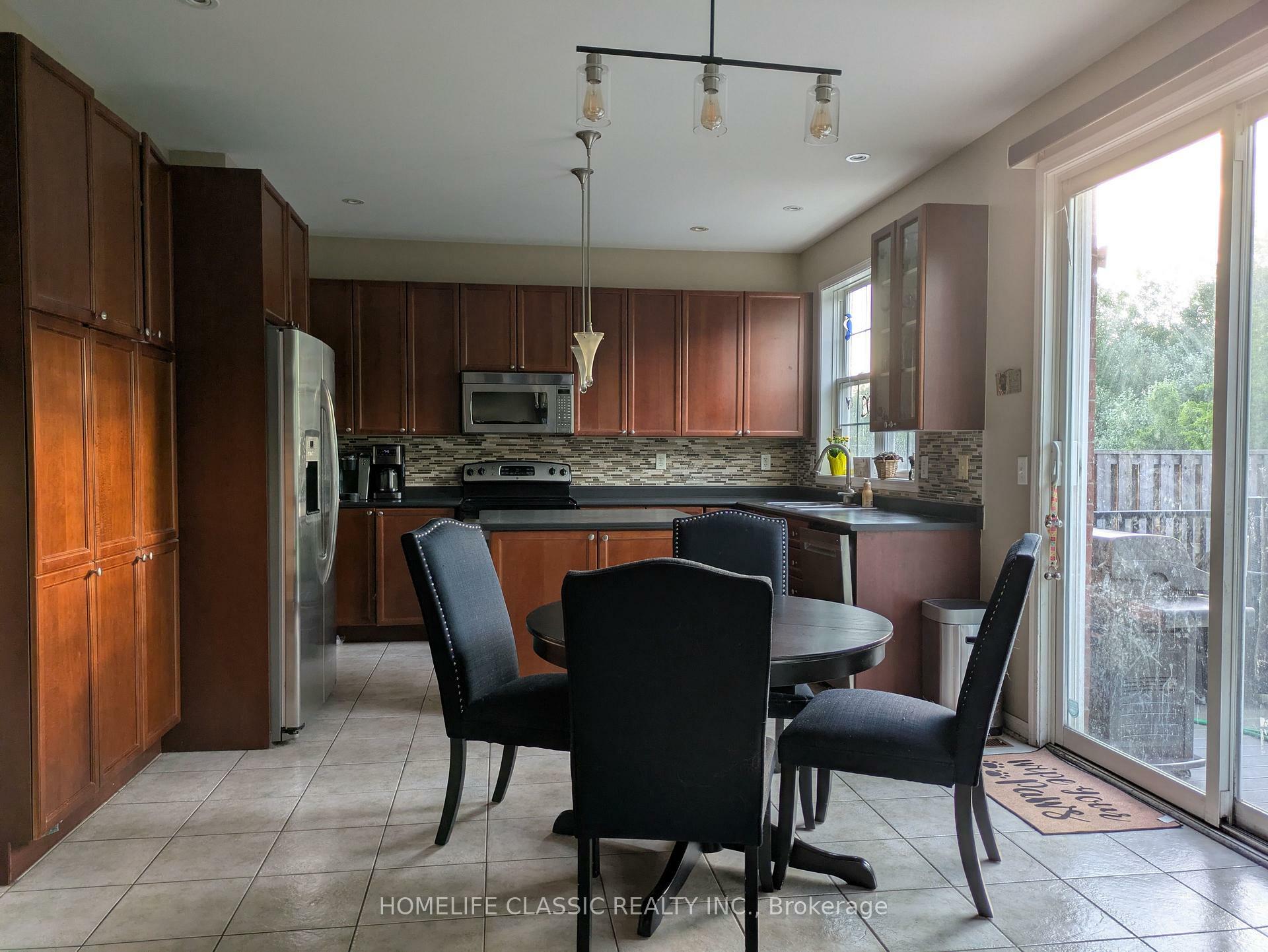 Property Photo:  34 Meandering Trail  ON M1B 6E8 