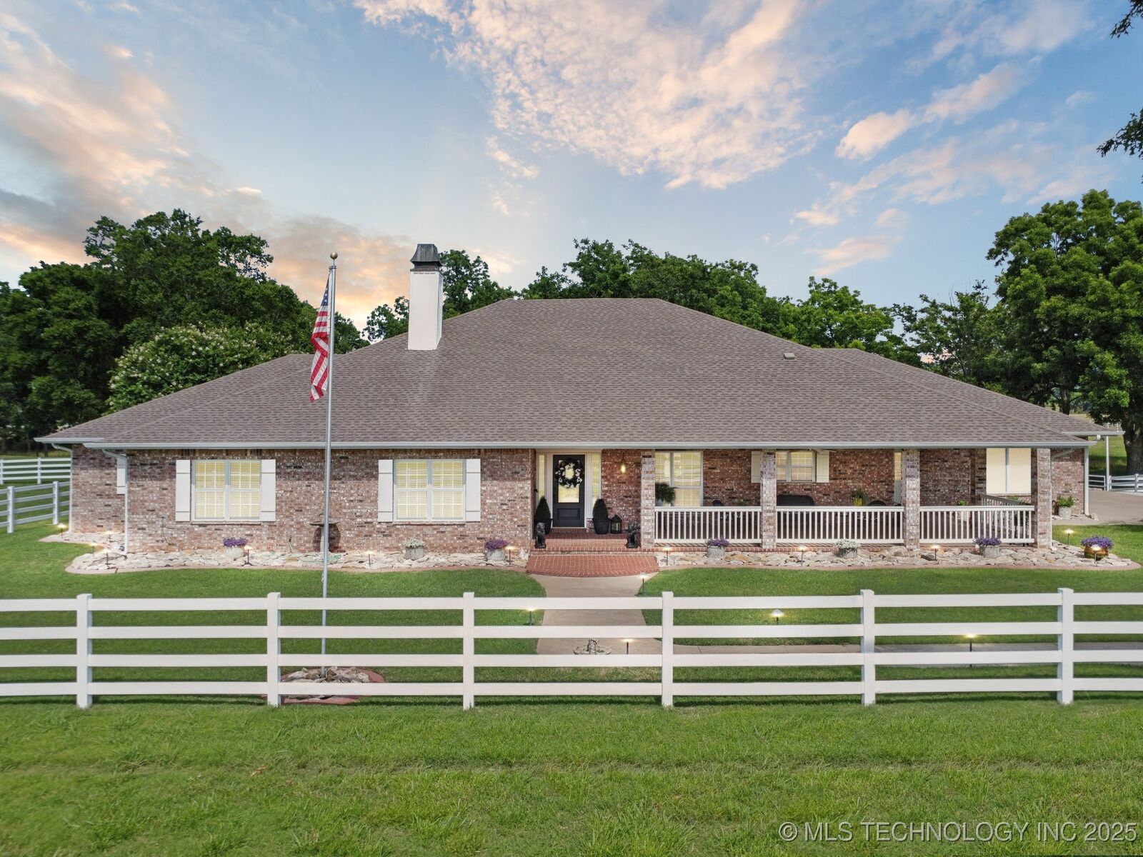 Property Photo:  9149 S 305th East Avenue  OK 74014 