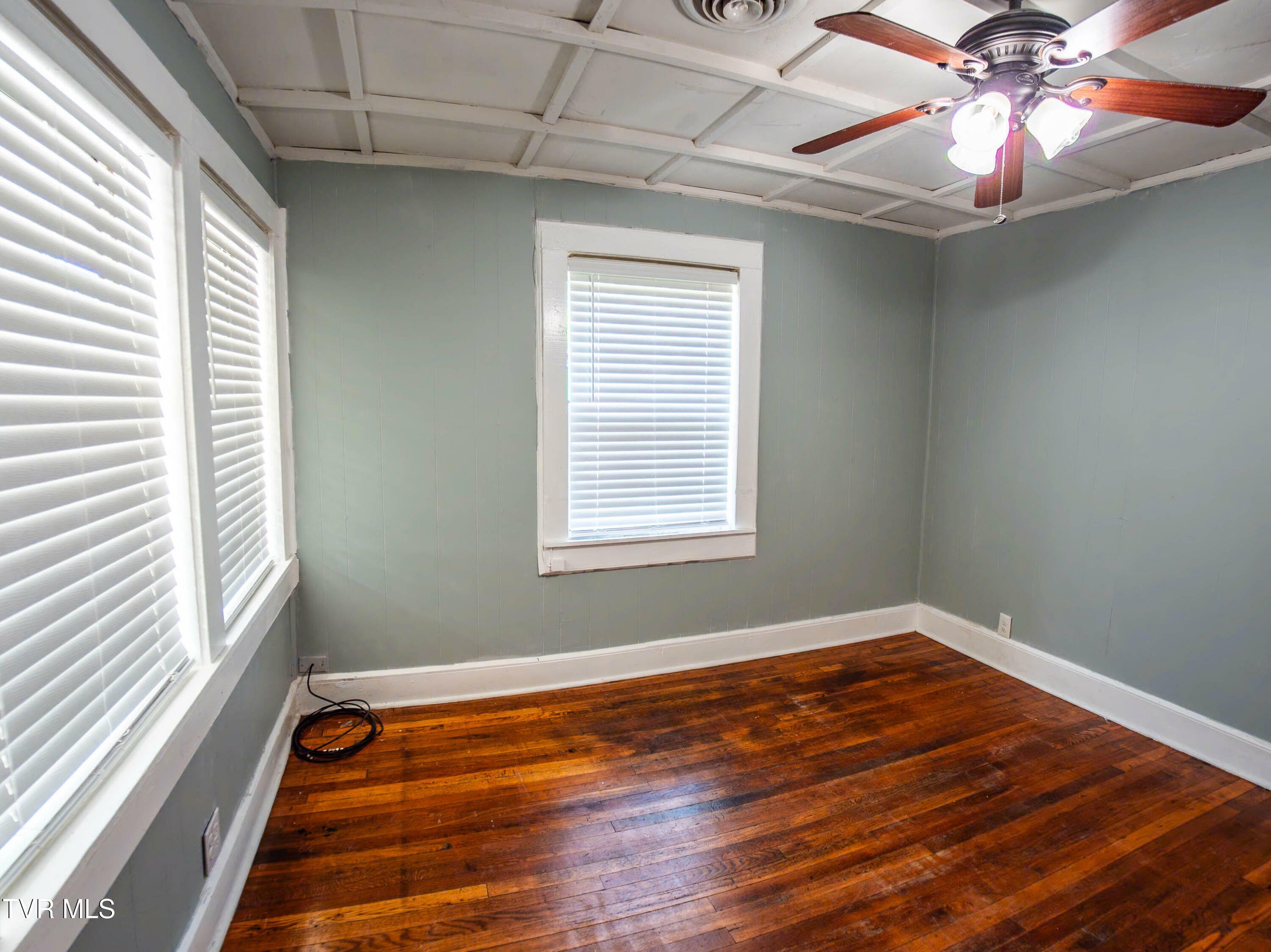 Property Photo:  719 East Maple Street  TN 37601 