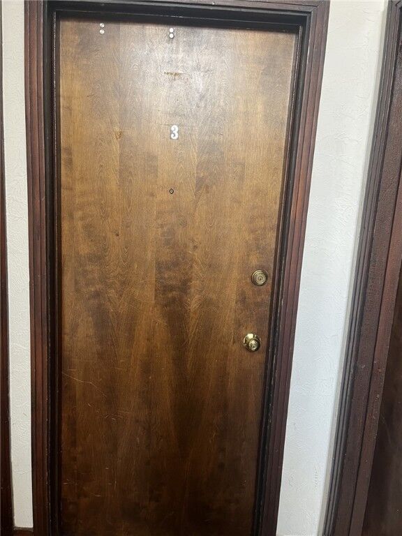 Property Photo: 5839 Darlington Rd 3 PA 15217