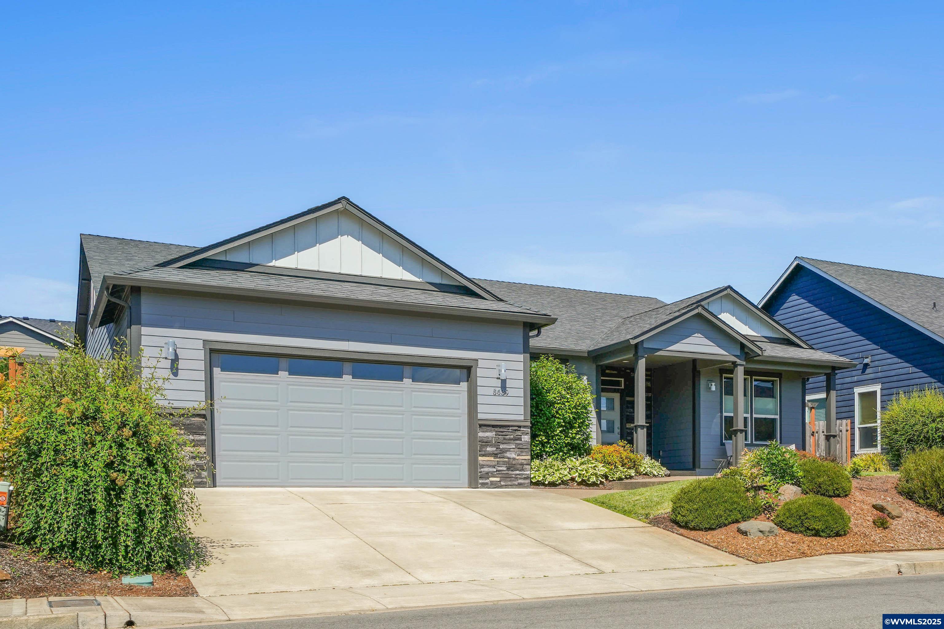 Property Photo: 5639 Cinnamon Teal St SE OR 97306