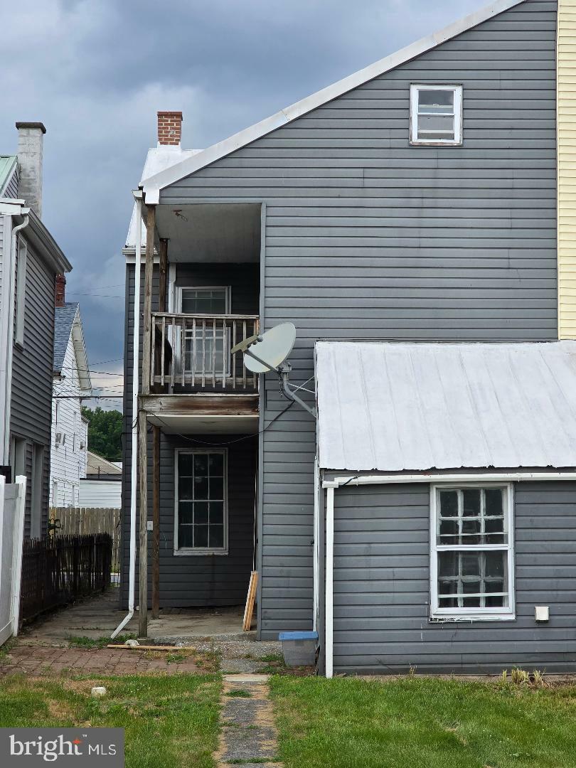Property Photo:  21 W Green Street  PA 17055 