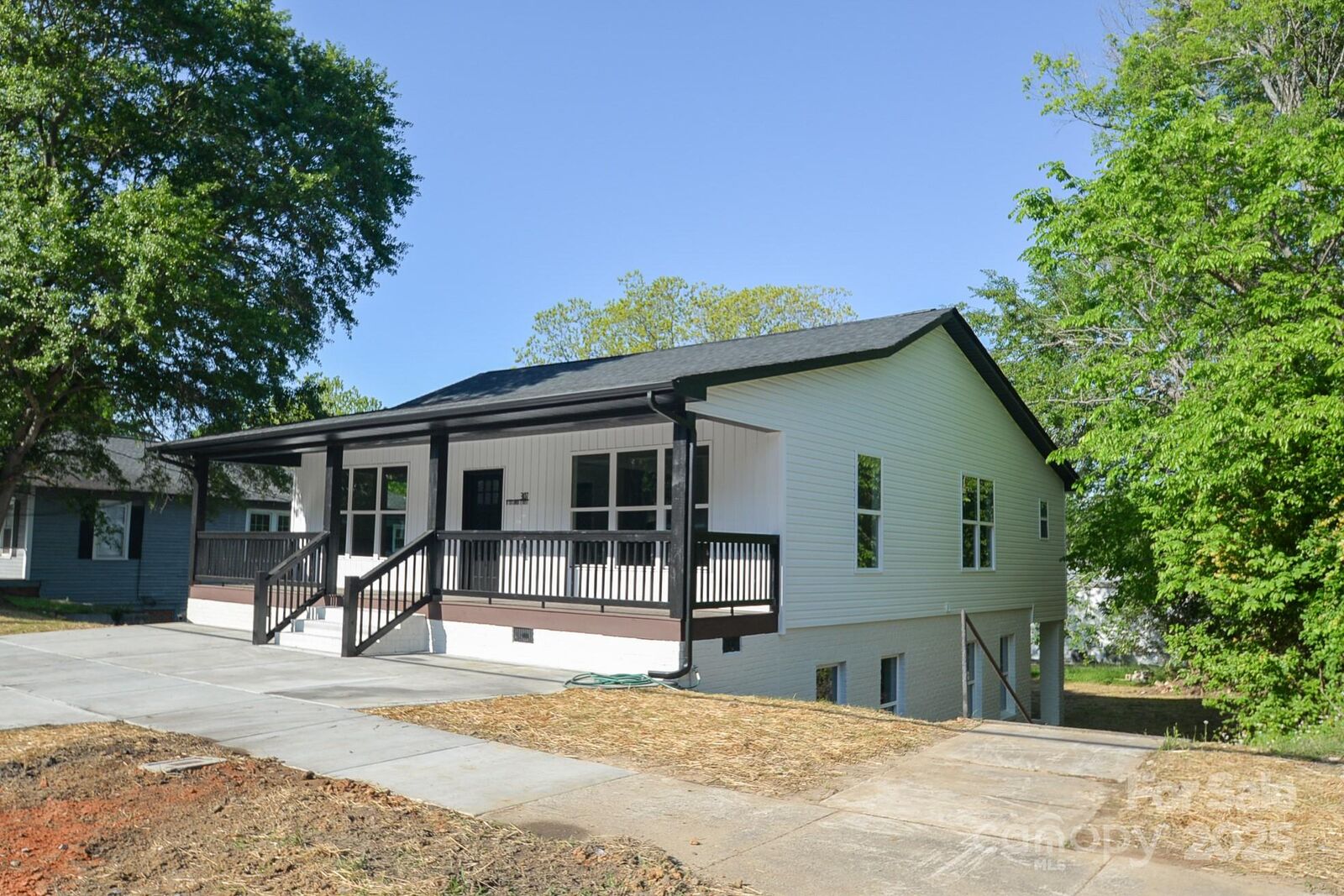Property Photo:  307 N Catawba Street  SC 29720 