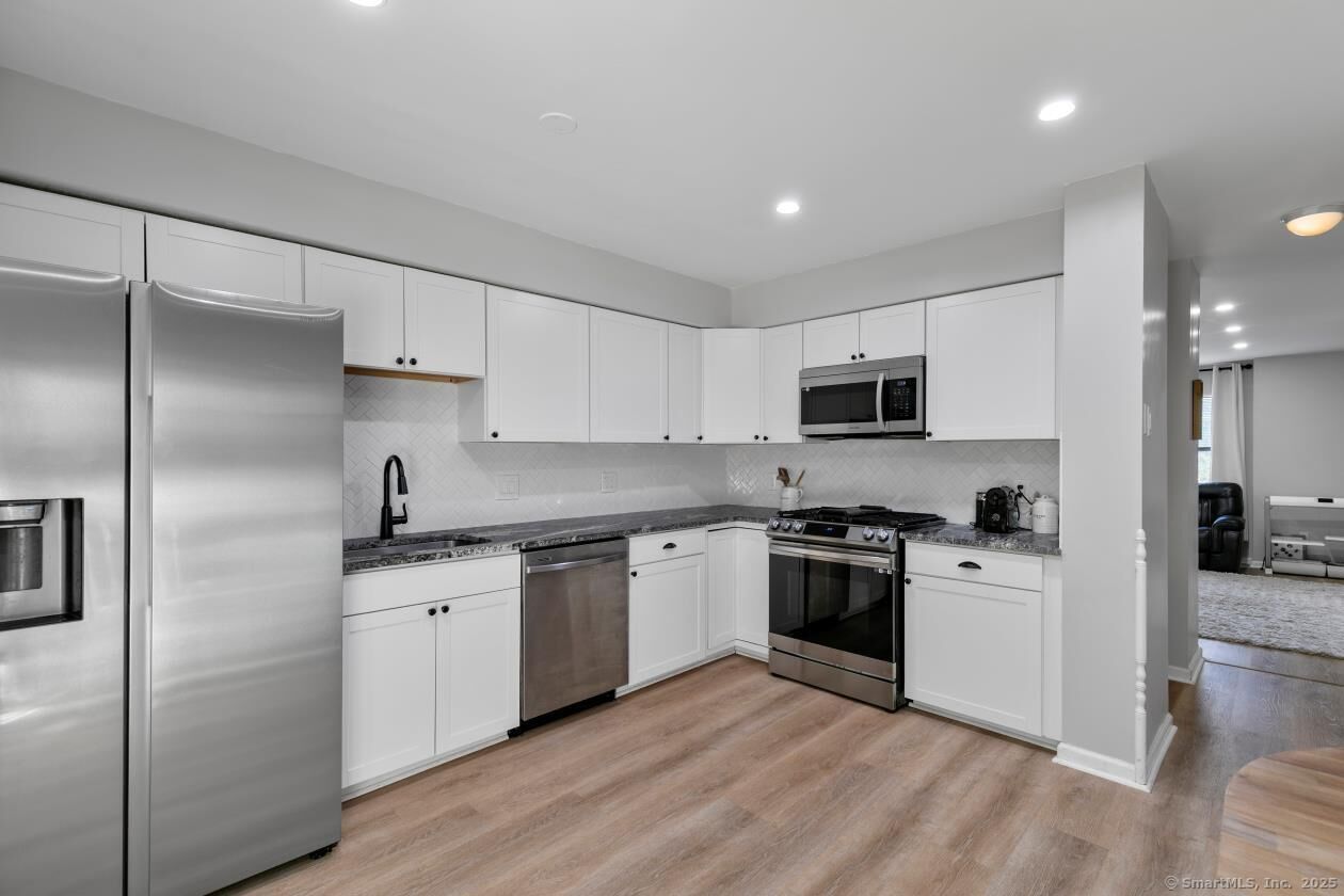 Property Photo:  121 Russo Avenue 11  CT 06513 
