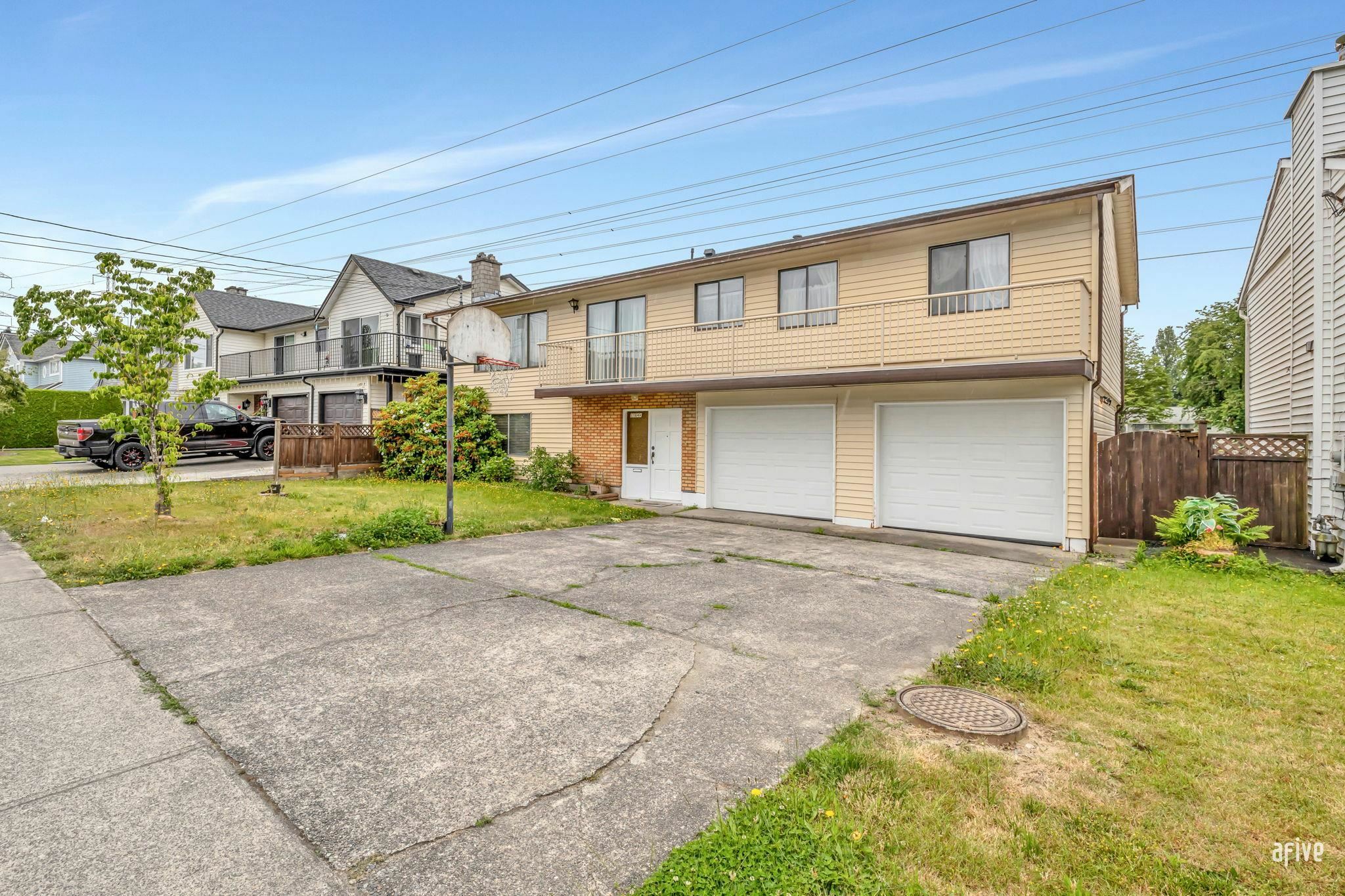 Property Photo:  11644 74 Avenue  BC V4C 1E8 