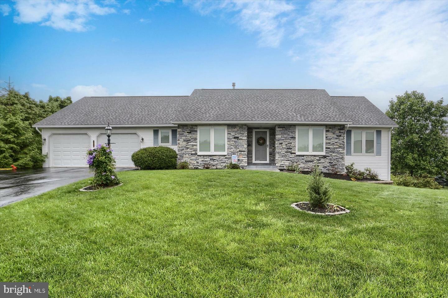5823 Barnsley Drive  Harrisburg PA 17111 photo