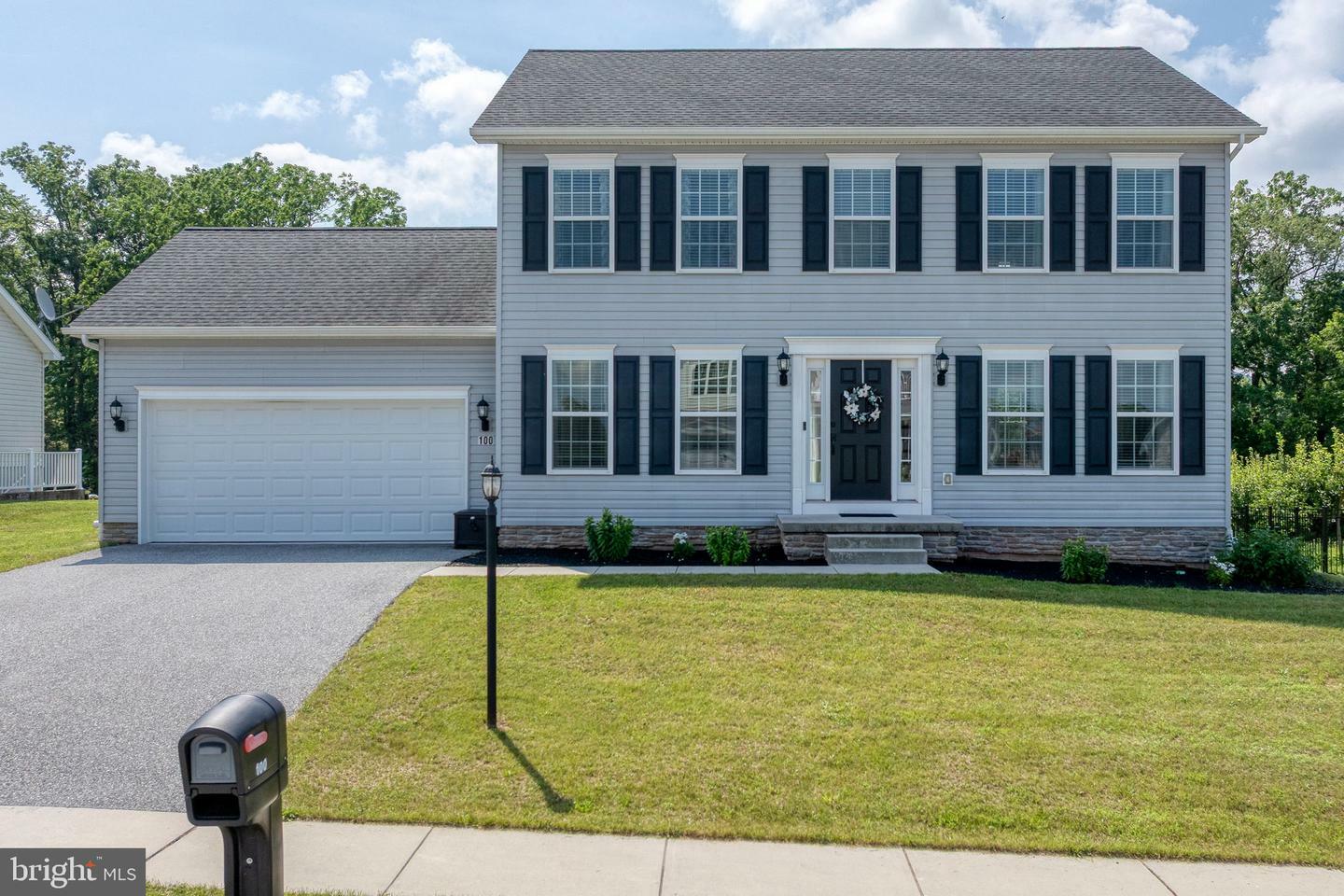Property Photo: 100 Clover Run PA 17301