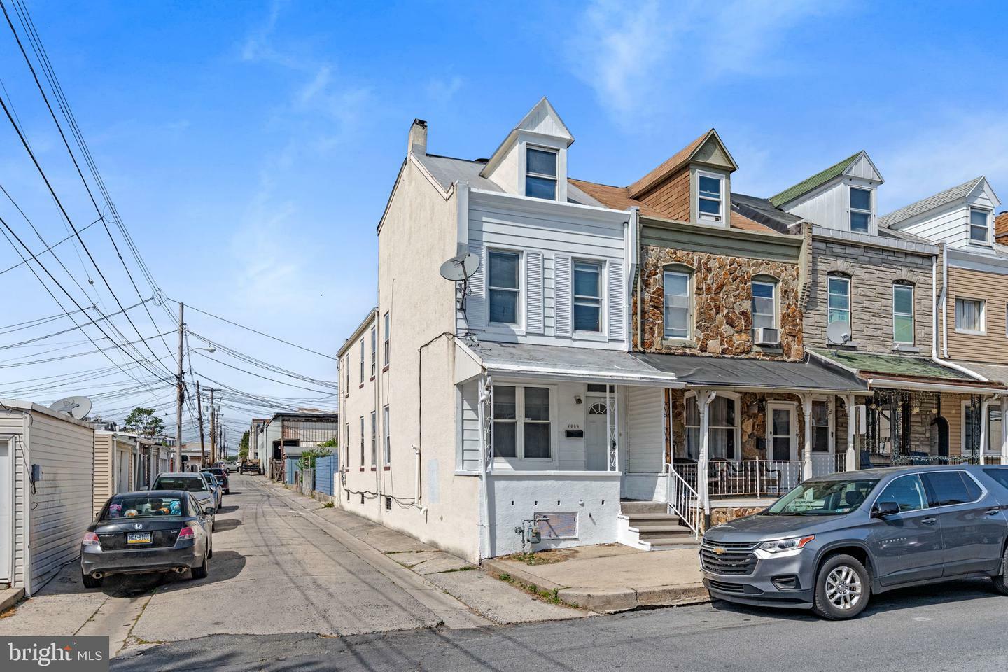 Property Photo:  1009 Pike Street  PA 19604 