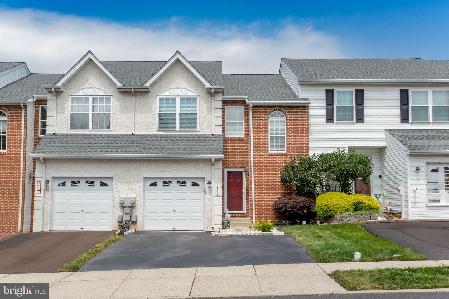 Property Photo:  207 Hampshire Drive  PA 18960 