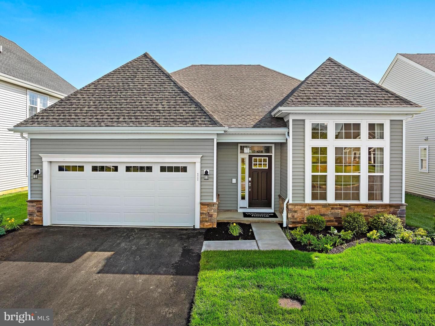 Property Photo: 11 Galerie Court NJ 08831