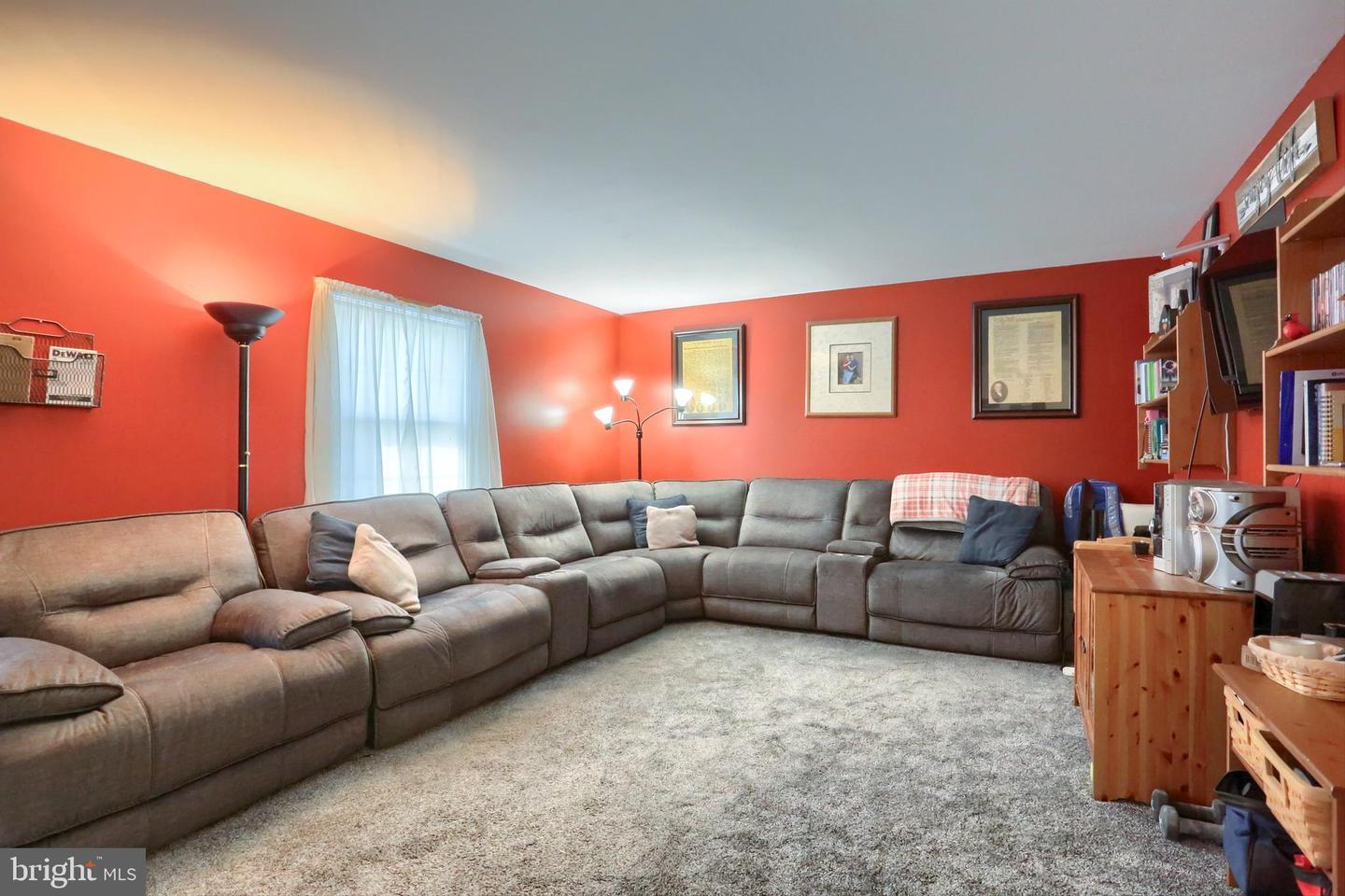 Property Photo: 87 Queen Avenue PA 17025