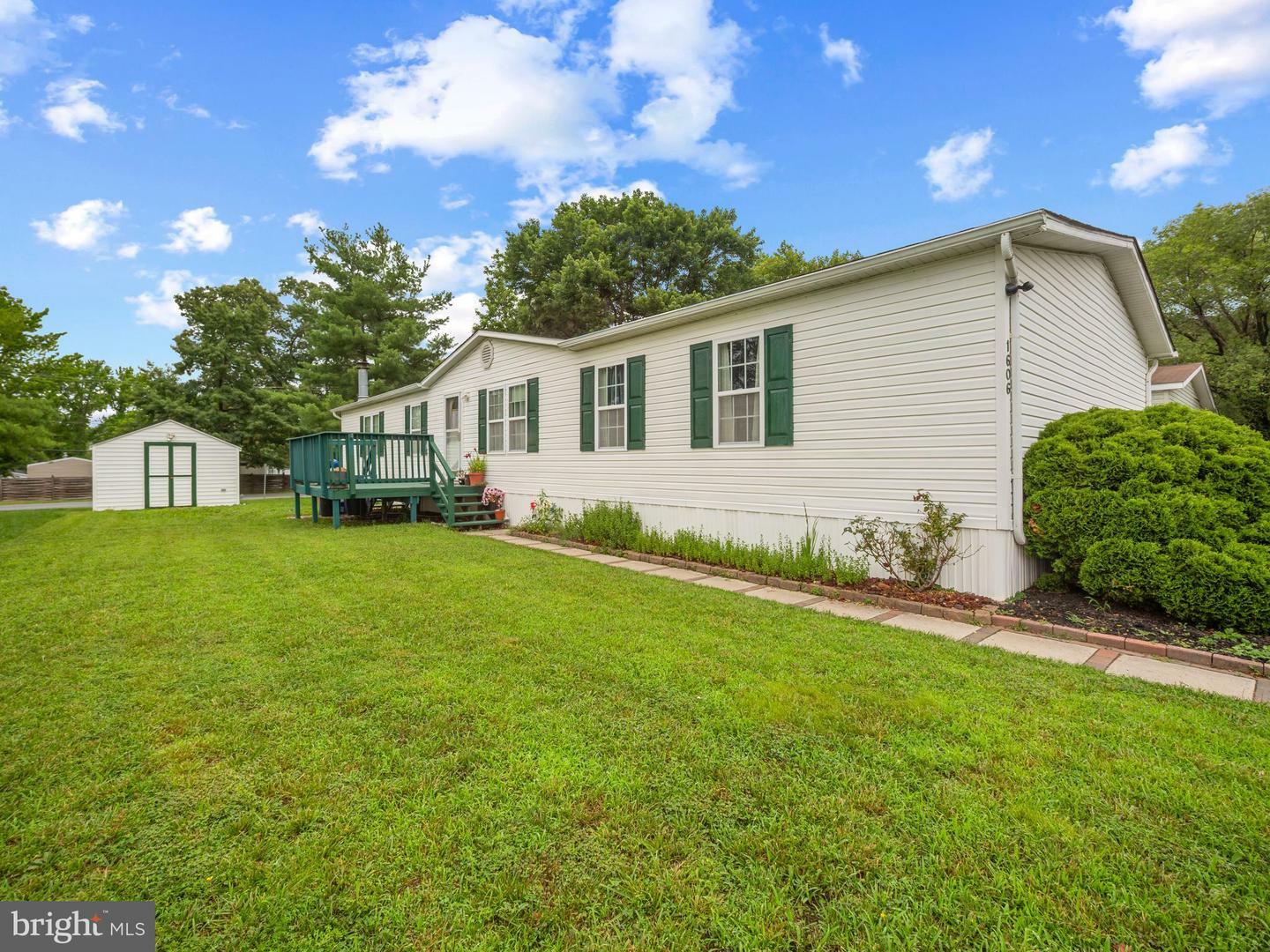 Property Photo: 1606 Colesbury Pl MD 20794