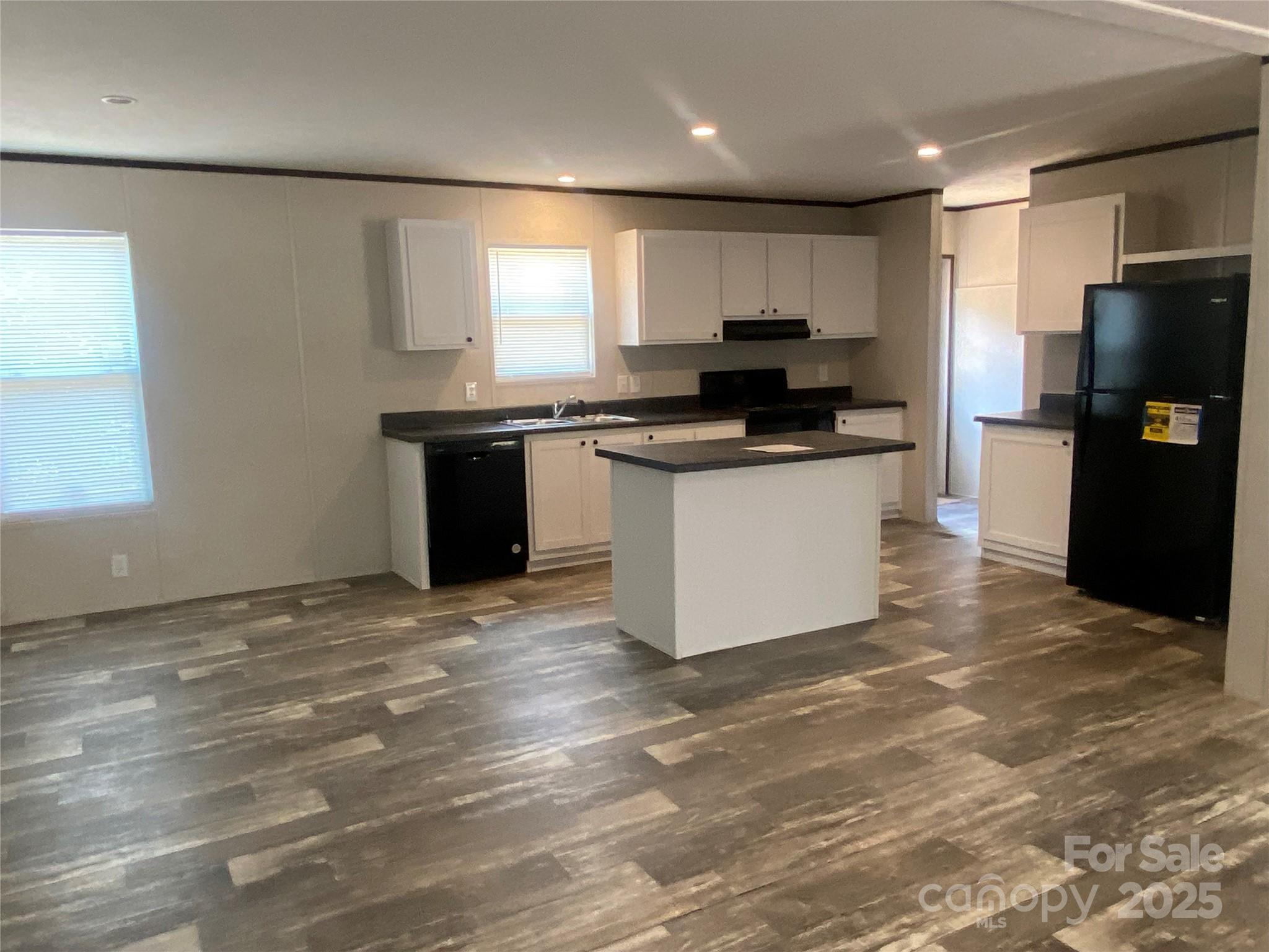 Property Photo: 1040 Benfield Woods NC 28655