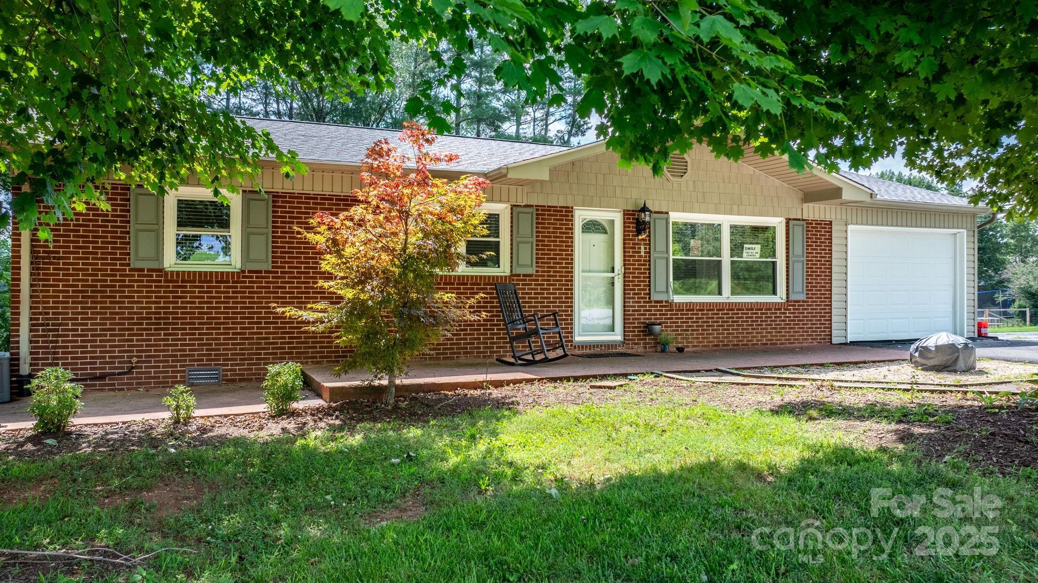 Property Photo:  309 Sheldon Street  NC 28638 