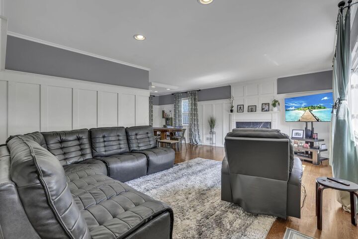 Property Photo: 1733 Elmwood Avenue OH 43212