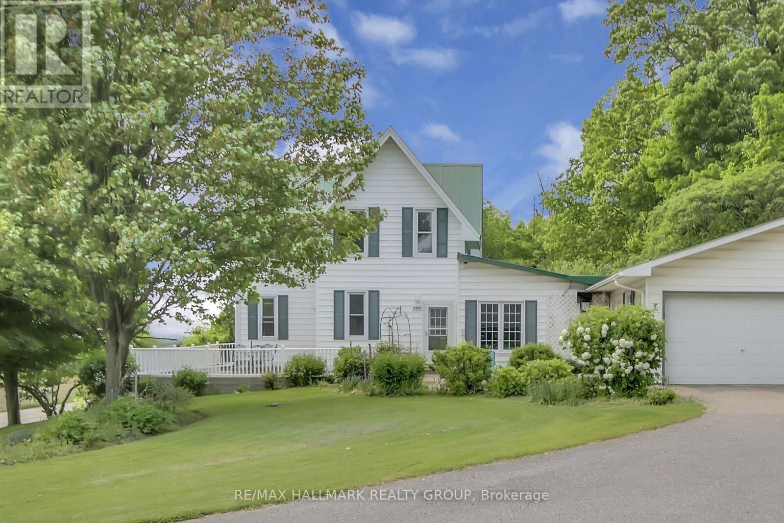 Property Photo: 4240 Carp Road ON K0A 1L0