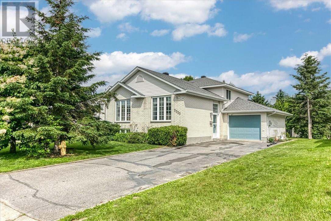 2223 Gateway Drive  Sudbury ON P3E 6E9 photo
