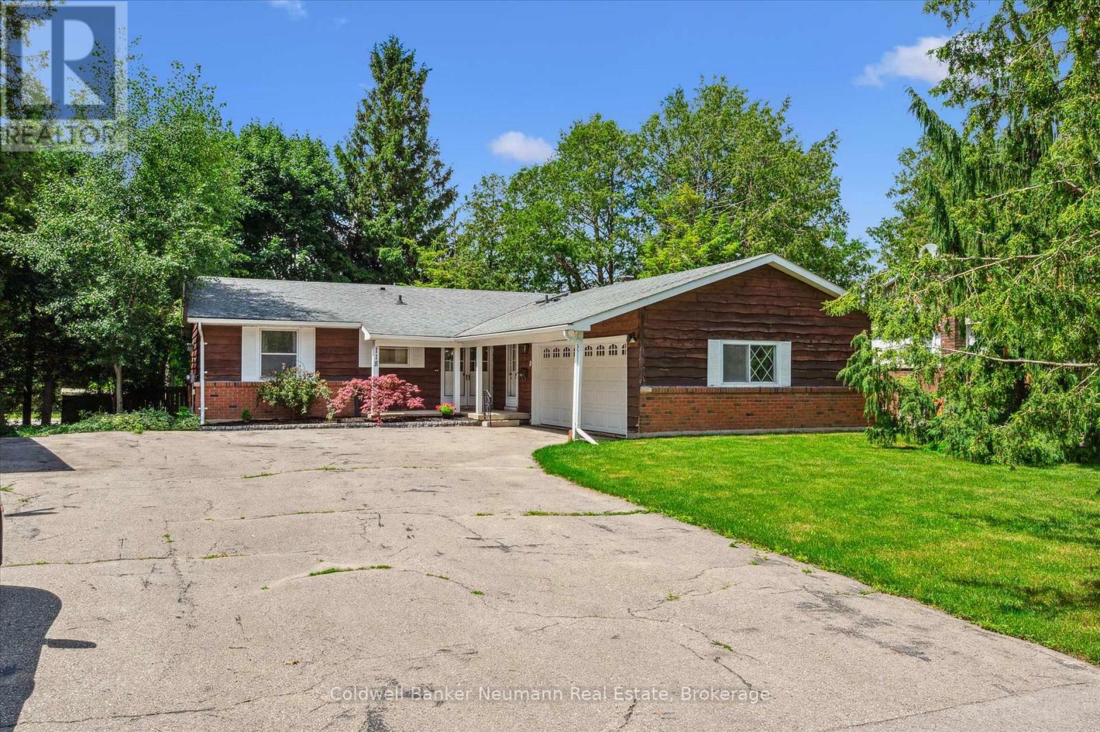 Property Photo: 118 Moccasin Drive ON N2L 4C3
