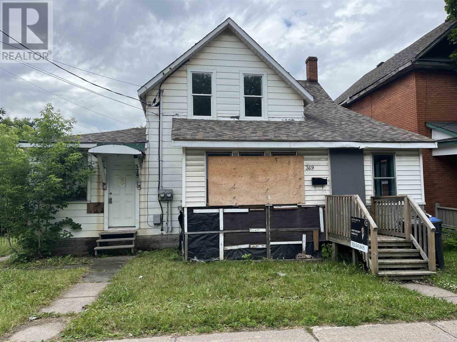 Property Photo:  369 Wellington St E  ON P6A 2L8 