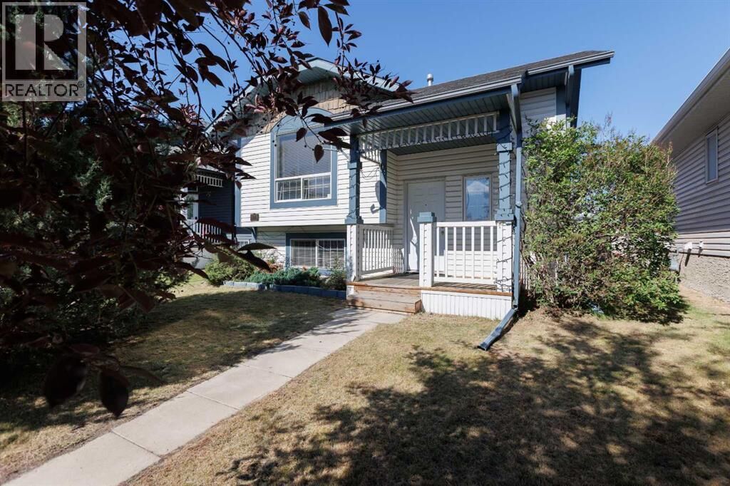 Property Photo:  173 Kingston Drive  AB T4P 3V4 
