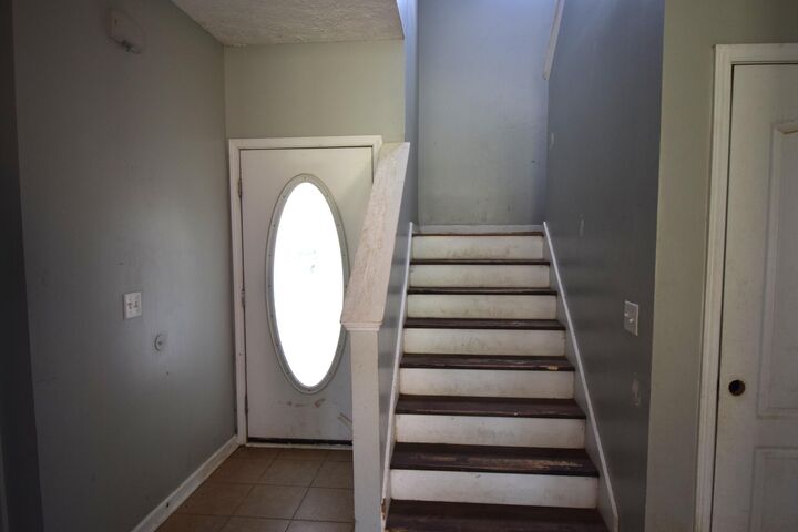 Property Photo:  2498 S Lakeview Drive  FL 32536 