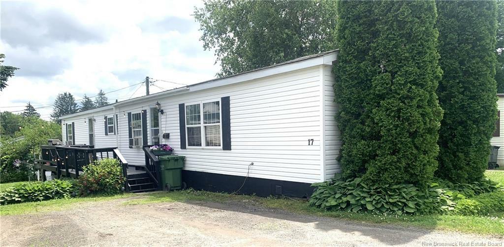 17 Kelly'S Drive  Fredericton NB E3B 7R1 photo