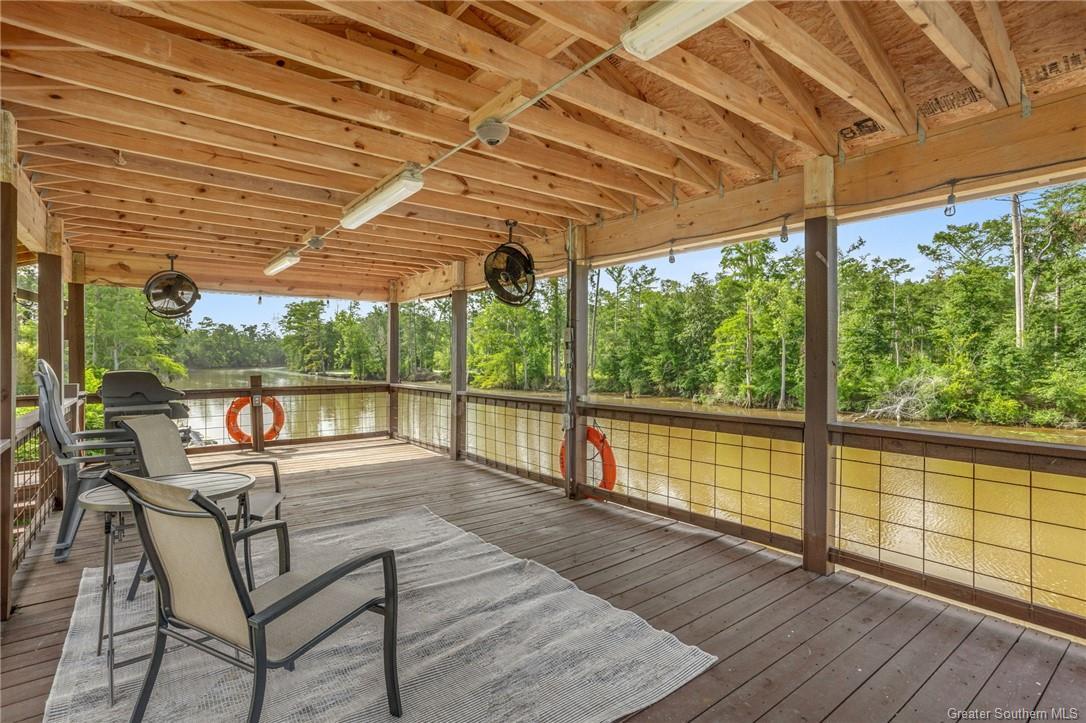 Property Photo: 4928 Cypress Lake Drive LA 70611