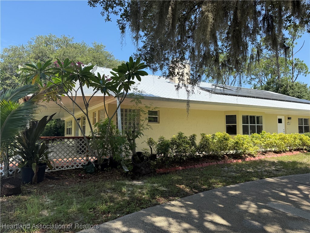 Property Photo:  350 Bottlebrush Avenue  FL 33852 