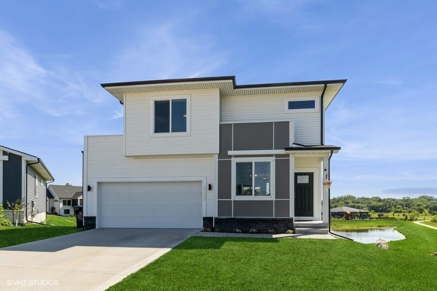 5102 155th Street  Urbandale IA 50323 photo