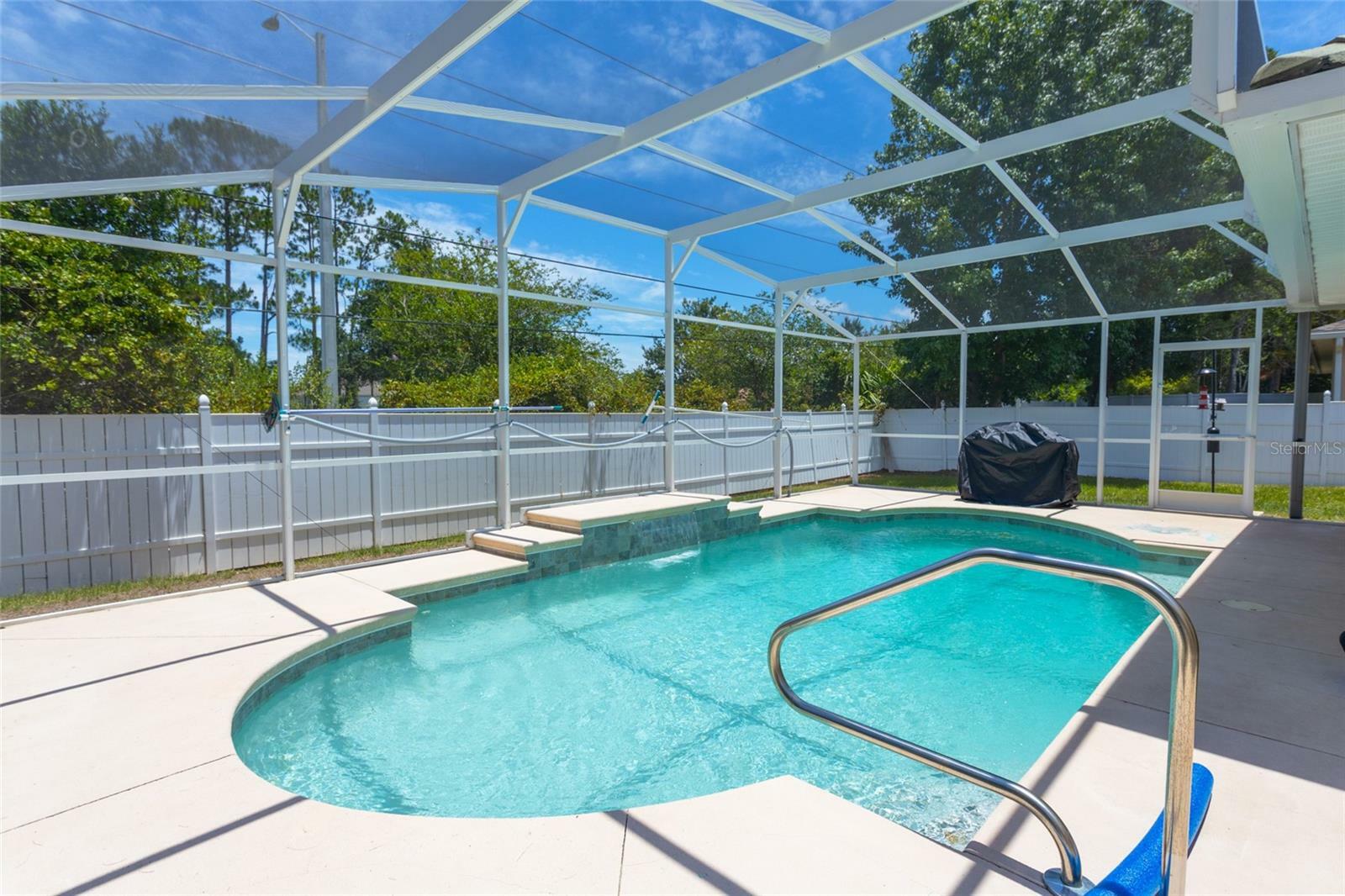 Property Photo: 25 Raintree Place FL 32164