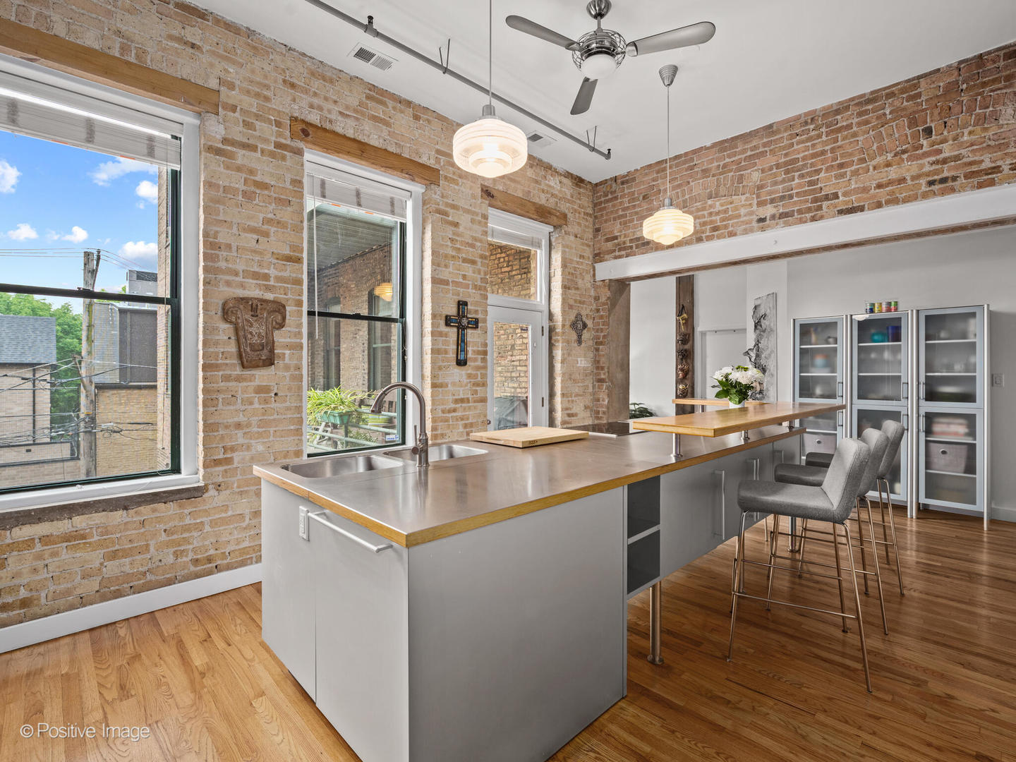 Property Photo: 2035 W Charleston Street 205 IL 60647
