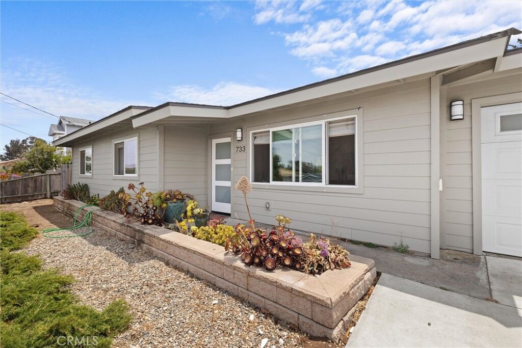 Property Photo:  733 Lilac Drive  CA 93402 