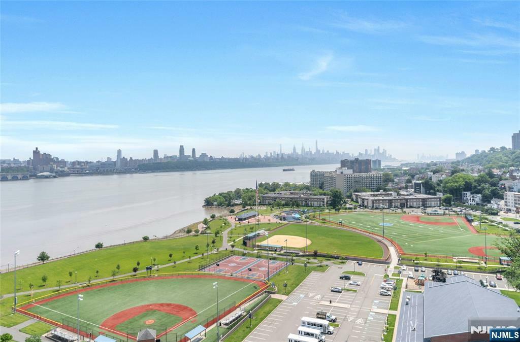 1203 River Road 19K  Edgewater NJ 07020 photo