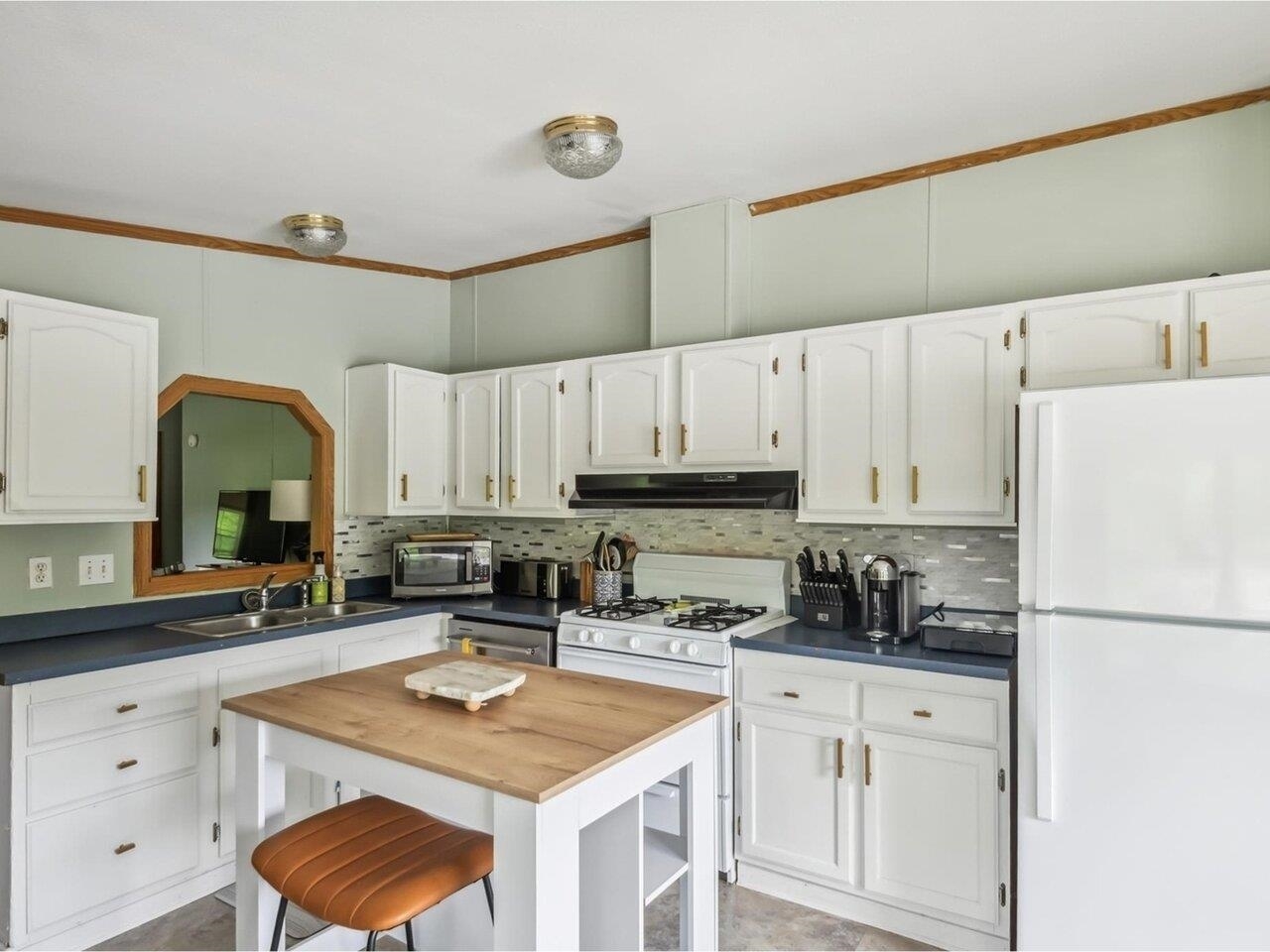 Property Photo:  24 School House Hill Road  VT 05753 
