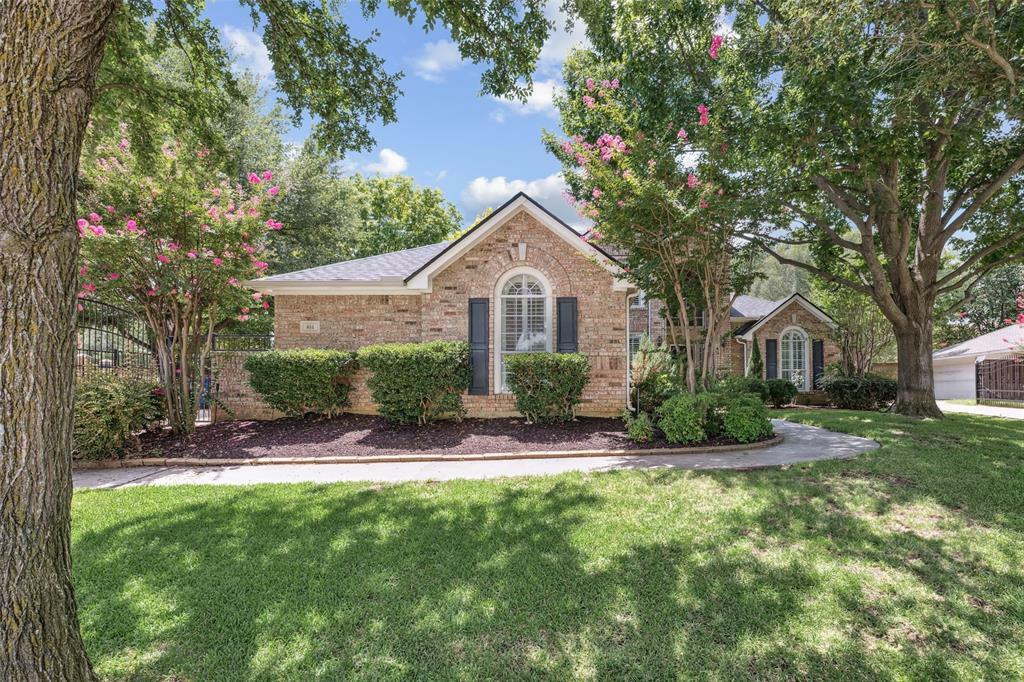 Property Photo: 614 Heatherglen Drive TX 76092