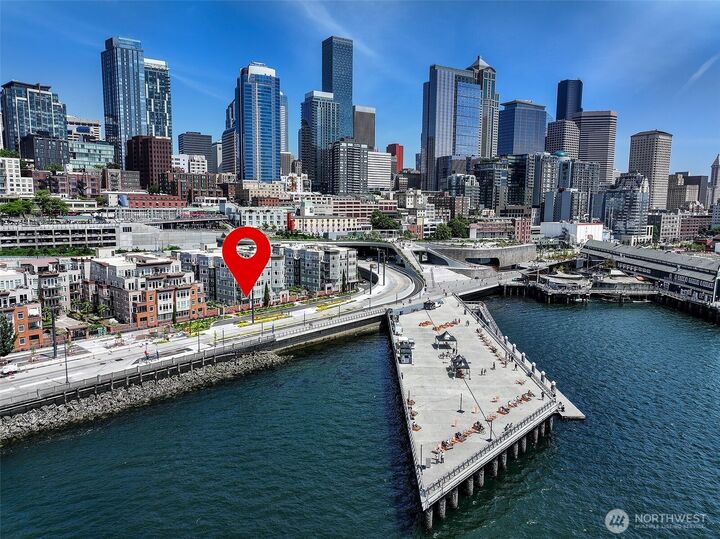Property Photo:  1900  Alaskan Way 116  WA 98121 