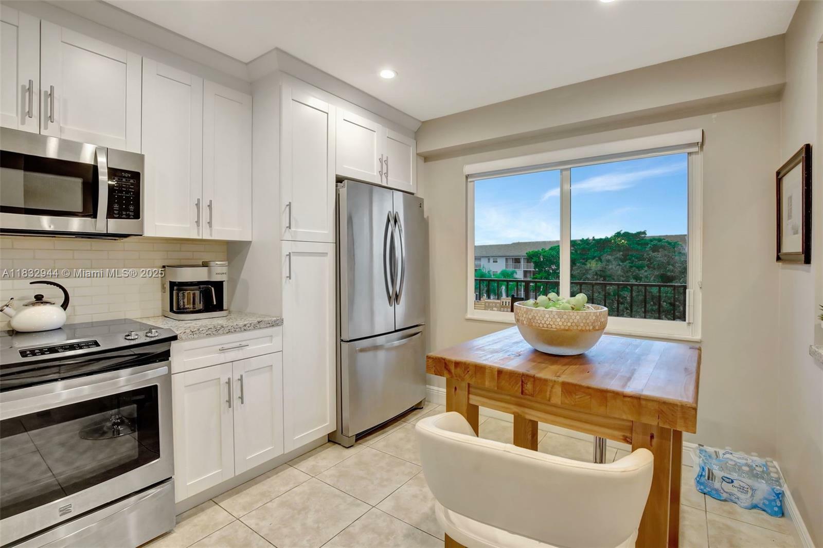 Property Photo: 800 SW 125th Way 405O FL 33027