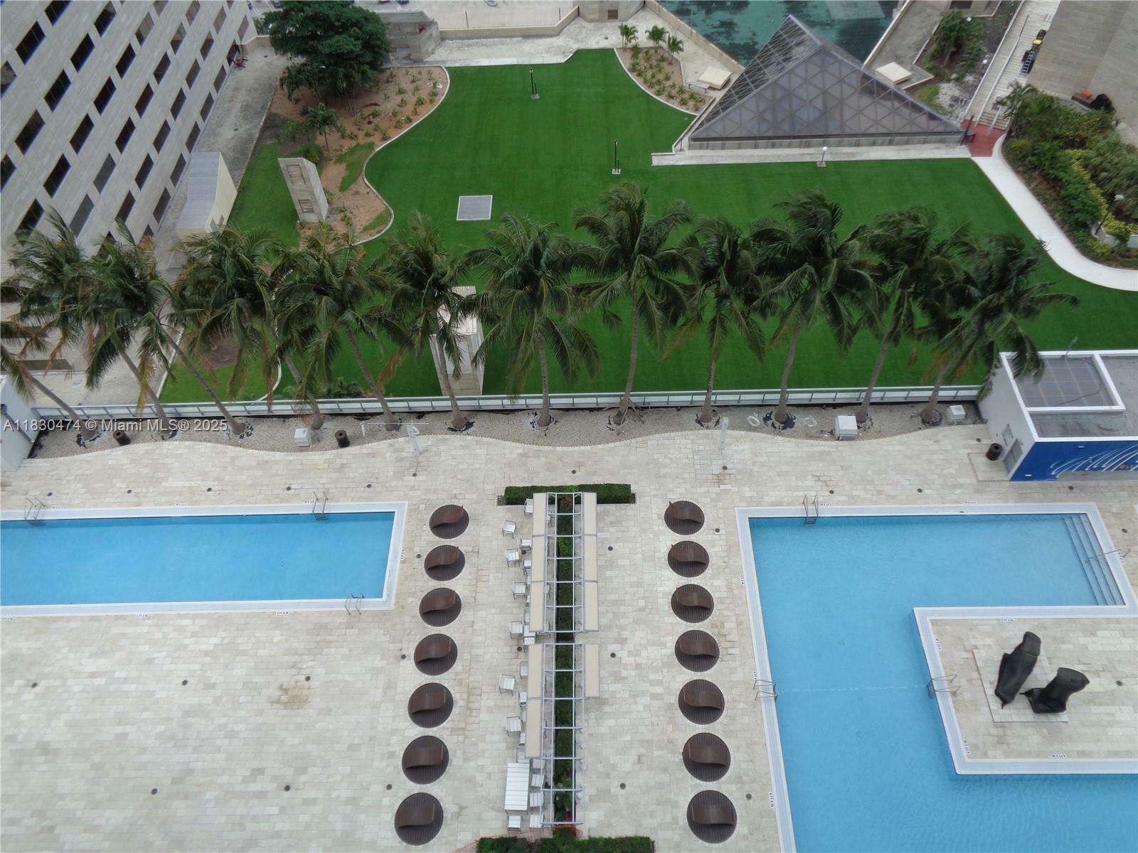 Property Photo:  325 S Biscayne Blvd 2522  FL 33131 