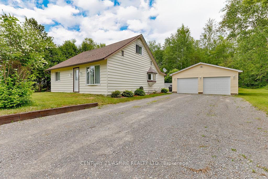 Property Photo: 118 Hunts Road ON K0J 1J0
