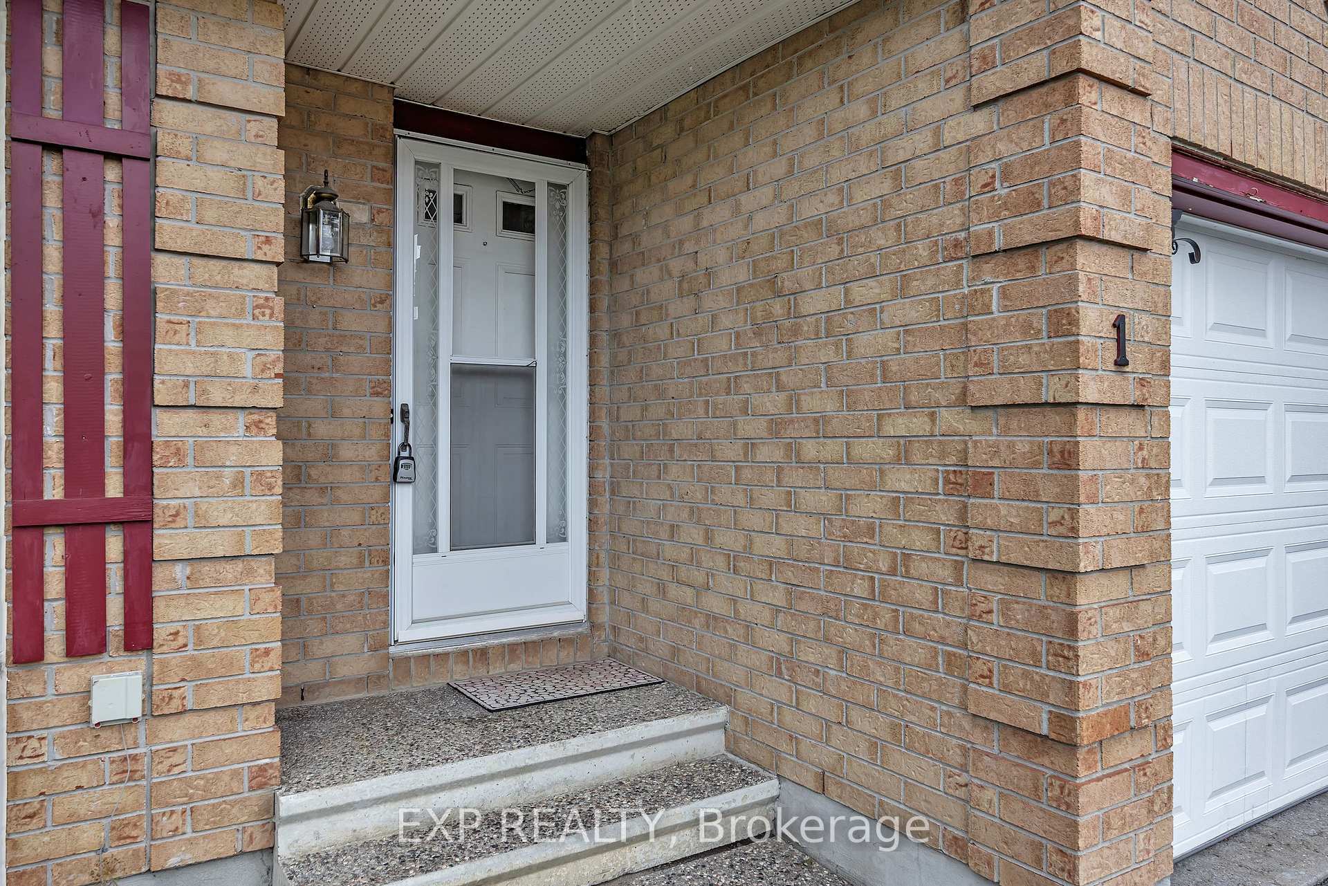 Photo de la propriété:  1 Pickwick Drive  ON K2J 3G2 