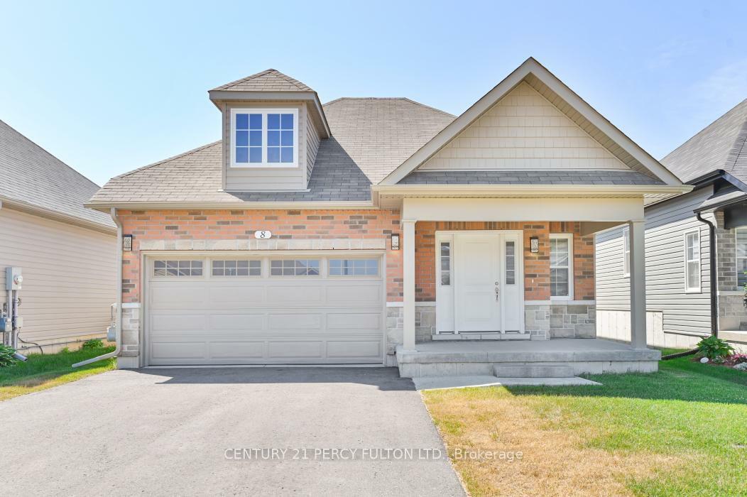 Property Photo: 8 Braeburn Street ON K0K 1H0
