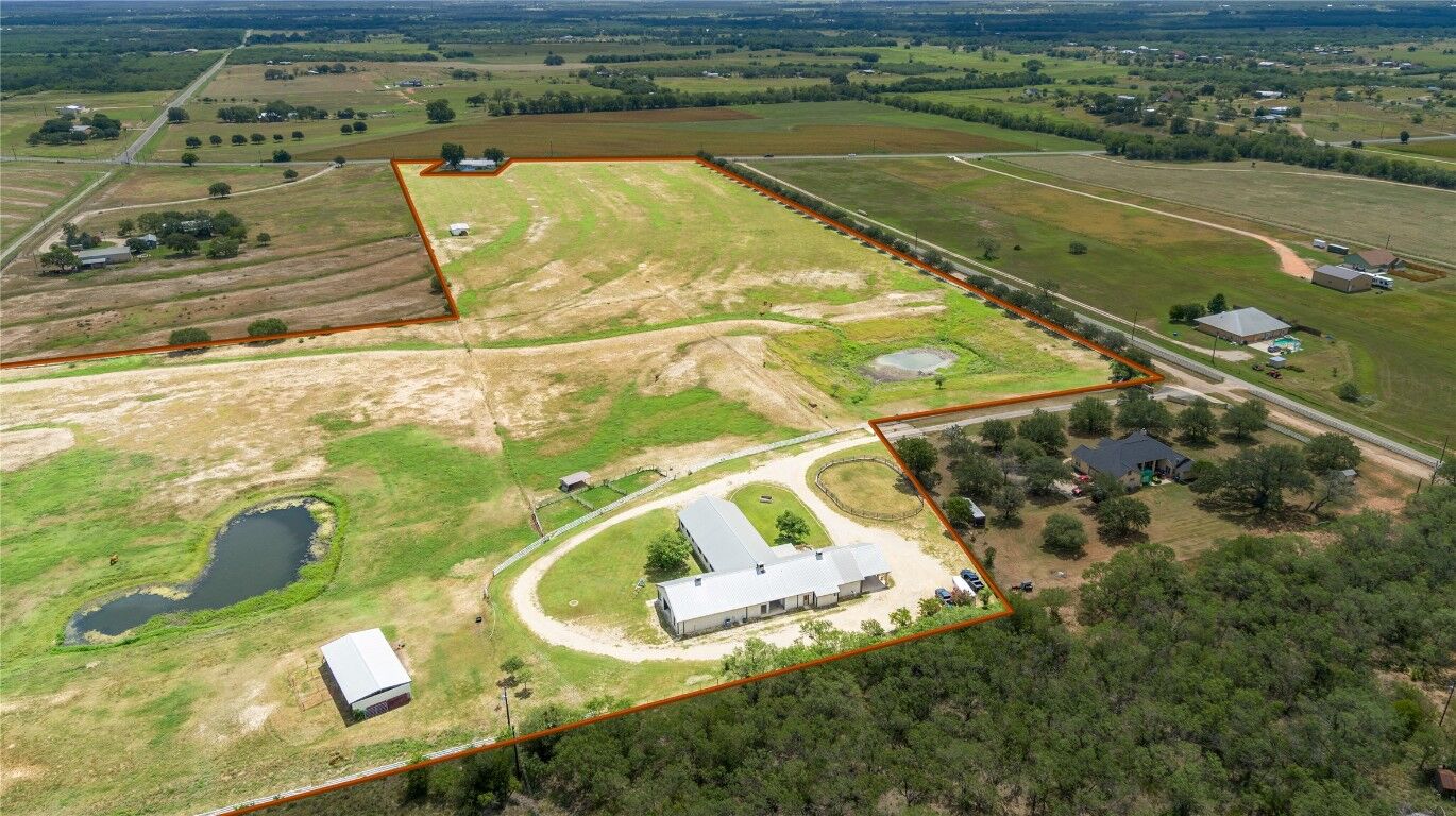 Property Photo: 404 Annies Lane TX 78121