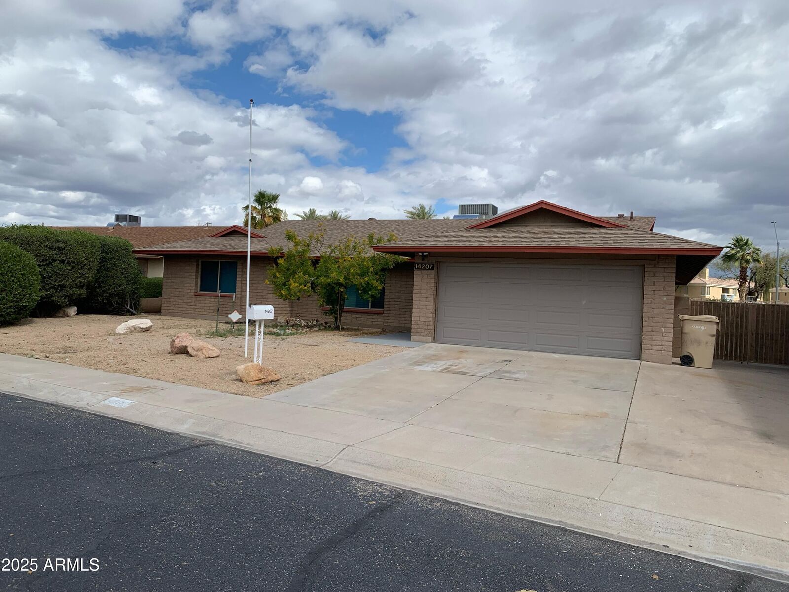 Property Photo: 14207 N 51st Drive AZ 85306