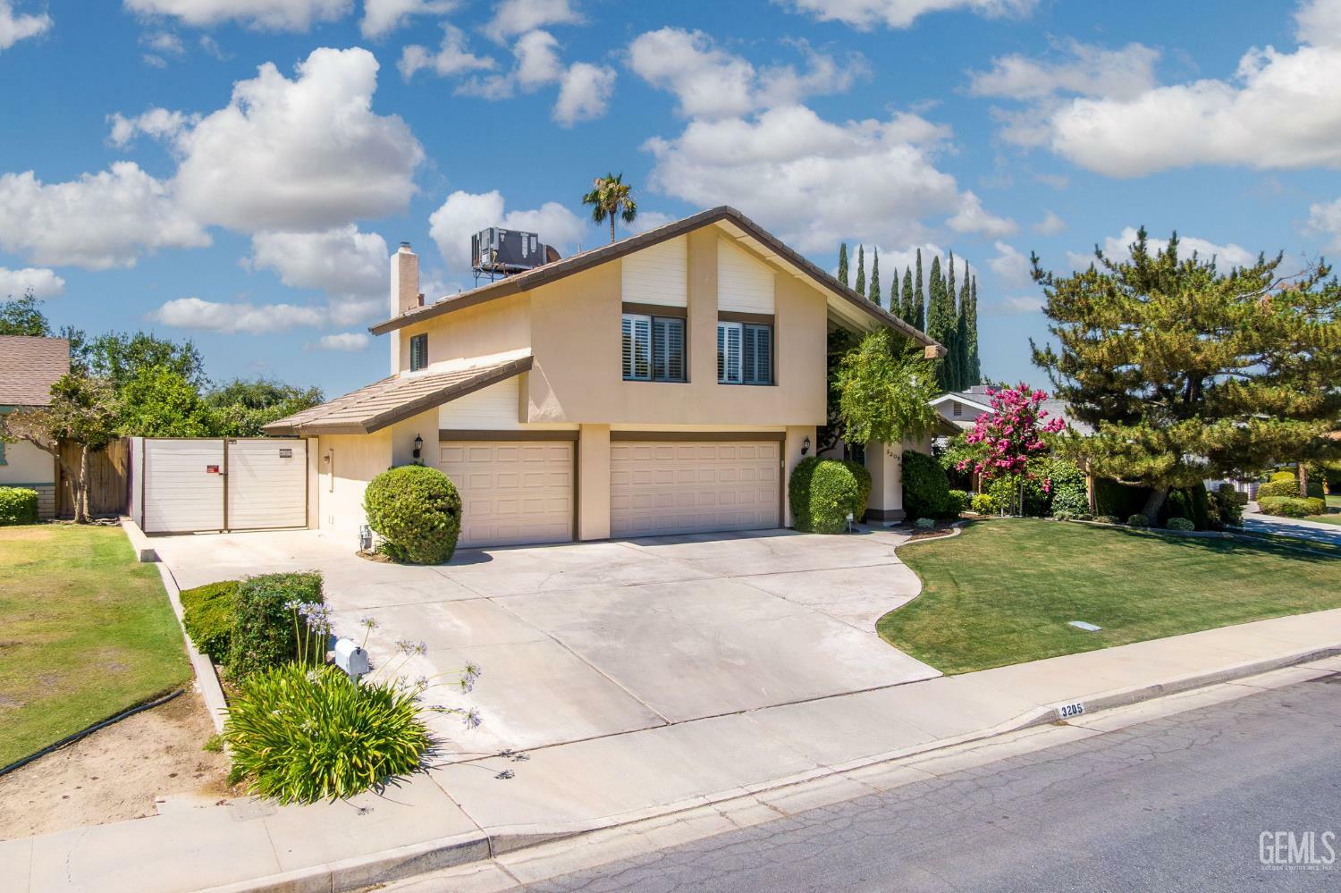 Property Photo:  3205 Marnie Lane  CA 93306 