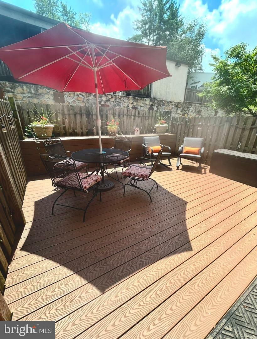 Property Photo: 239 E Chelsea Circle PA 19073