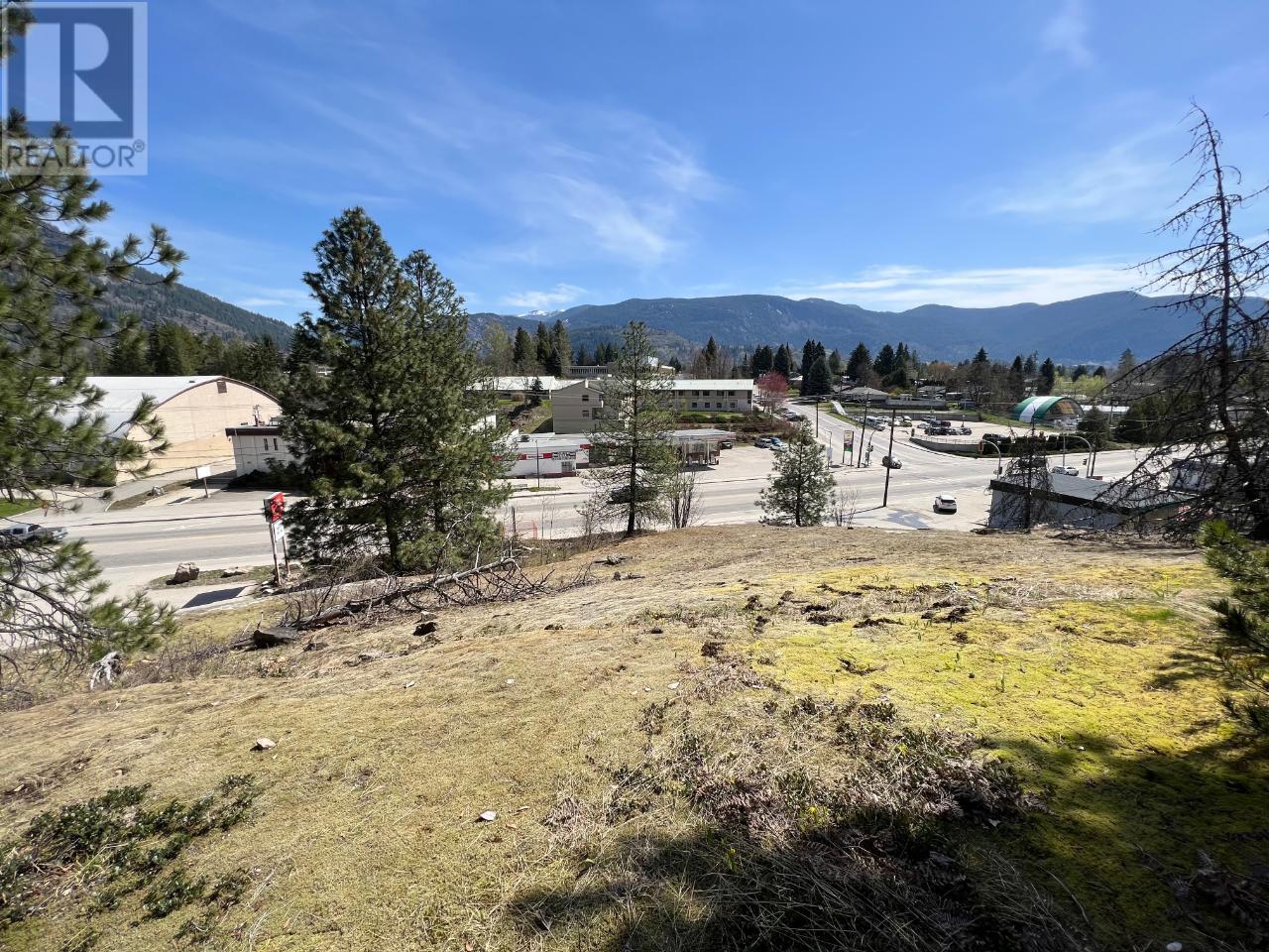 Property Photo:  944 Columbia Avenue  BC V1N 1H2 
