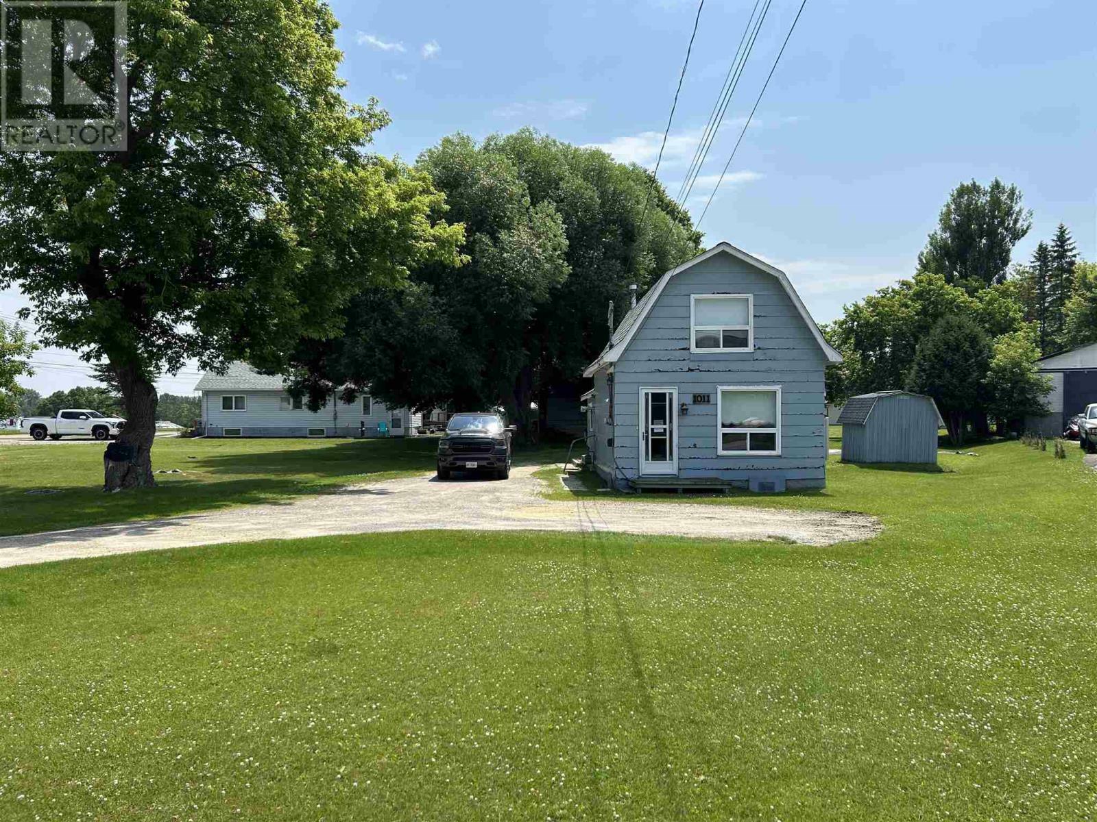 Property Photo:  1011 Sunset Dr  ON P9A 2T5 